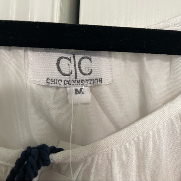 Chic Connection White Navy Embroidered Dress Bell Sleeve Size Medium, NWT - Picture 2 of 11
